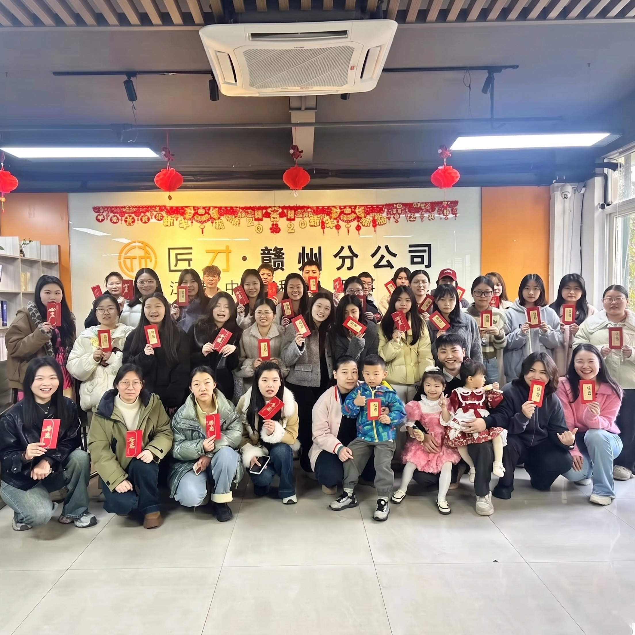 客户服务团队提供在线支持